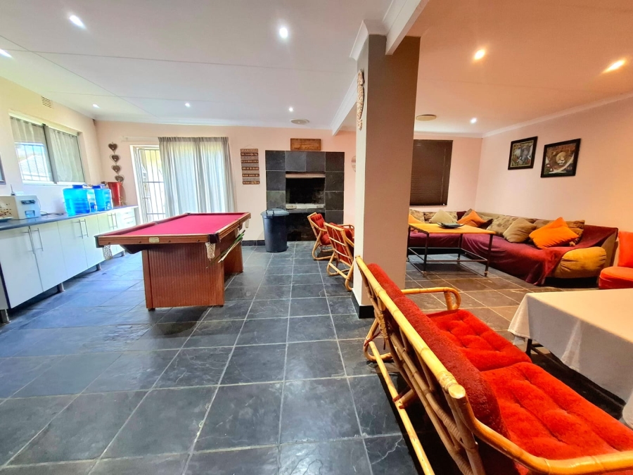 6 Bedroom Property for Sale in Gonubie Eastern Cape